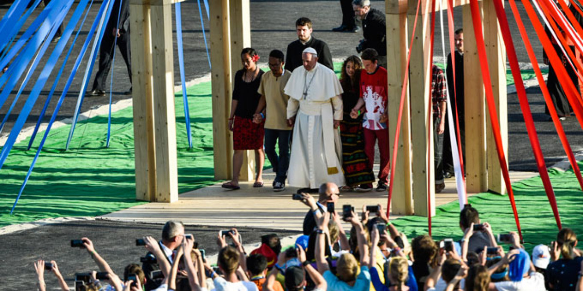Sinodo, il Papa alla veglia di Santa Maria Maggiore