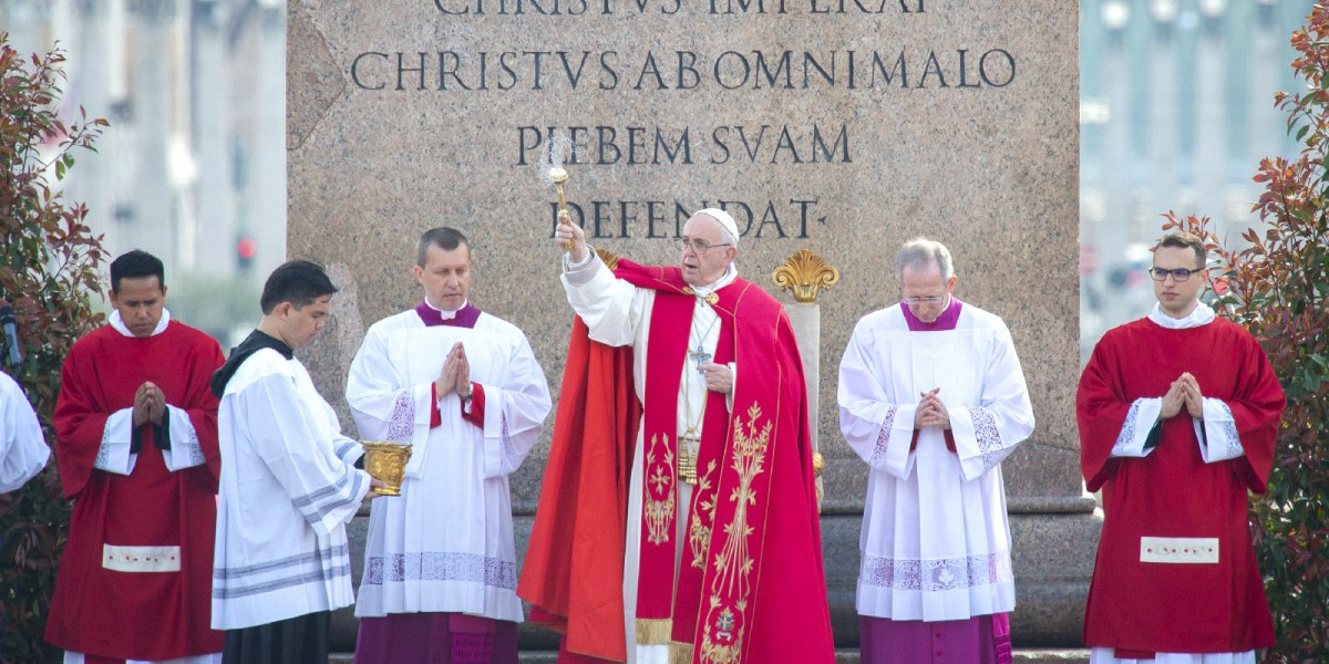 Papa nella Domenica delle Palme: contro trionfalismi, vince silenzio di Gesù