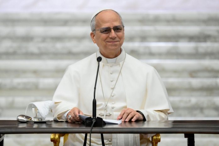 Papa Leone incontro clero