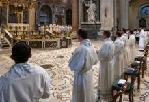 Ordinati dal cardinale Reina 11 nuovi diaconi
